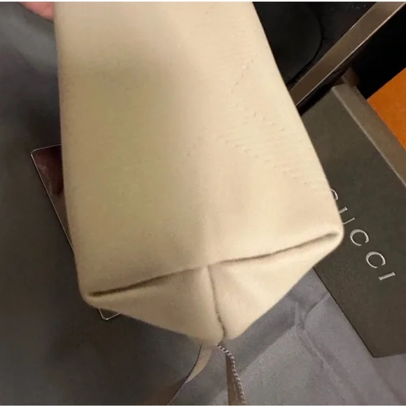 Burberry Beauty Beige Faux Leather Makeup Cosmetic Bag 💄👄💋